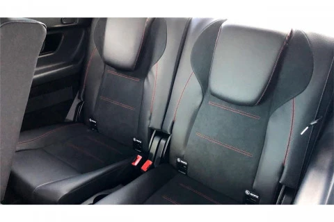 Mercedes-Benz GLB GLB 200 d