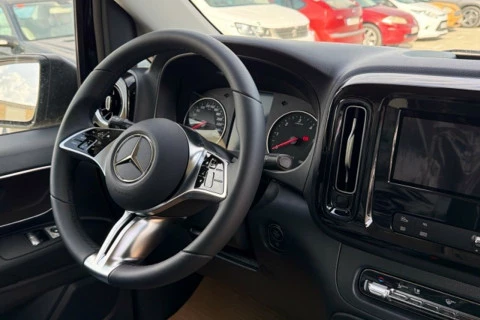 Mercedes-Benz Vito 114CDI AT 100kW Tourer Select Larga