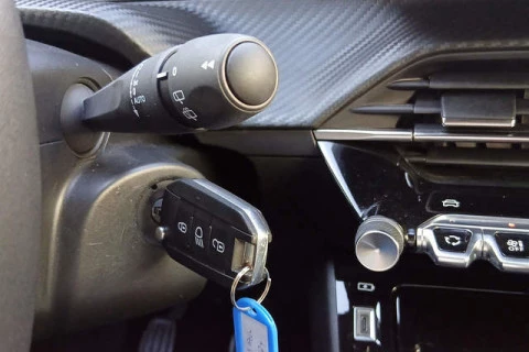 Peugeot 2008 PureTech 100 S&S Allure 75 kW (100 CV)