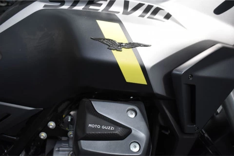 Moto Guzzi Stelvio 