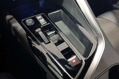 Peugeot 5008 Hybrid 1.2 Allure Pack eDCS6 100 kW (136 CV)