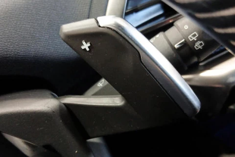 Peugeot 5008 Hybrid 1.2 Allure Pack eDCS6 100 kW (136 CV)