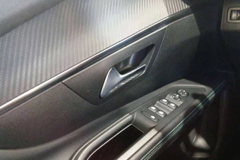 Peugeot 5008 Hybrid 1.2 Allure Pack eDCS6 100 kW (136 CV)