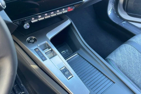 Peugeot 408 408 Allure HYBRID 136 eDCS6