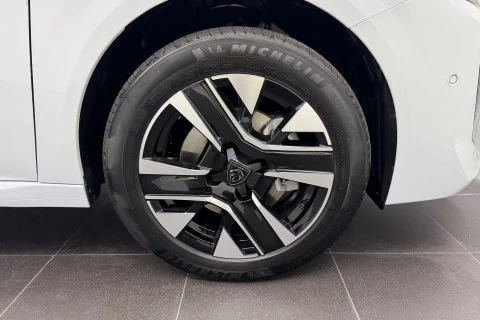 Peugeot 208 Allure Gasolina 100 S&S 6 Vel. MAN