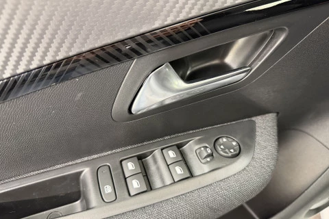 Peugeot 208 Style HYBRID 110 eDCS6
