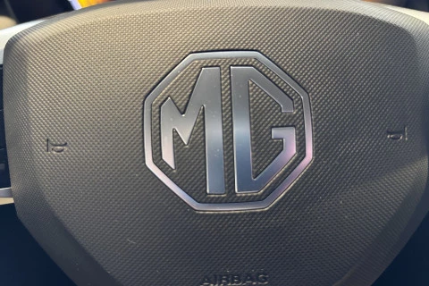 MG ZS Hybrid+ Luxury