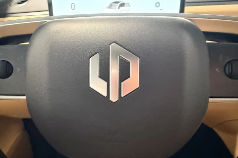 Leapmotor C10 C10 BEV 69.9kWh Design Auto