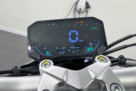 Voge 525R GRIS OSCURO