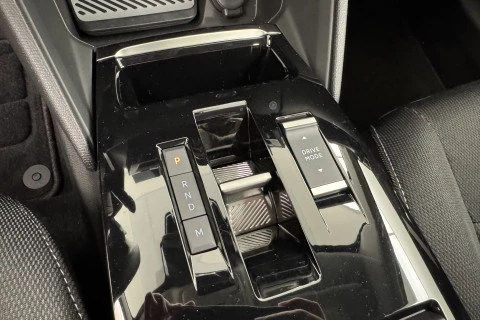 Citroën C4 X Hybrid 145 ë-DCS6 Business Edition