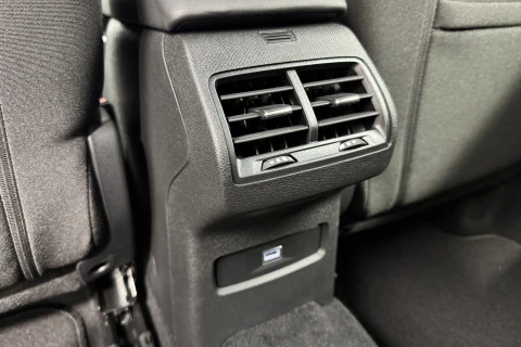 Citroën C4 X Hybrid 145 ë-DCS6 Business Edition