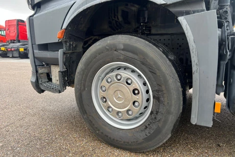 Mercedes-Benz Arocs 1848 LS