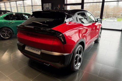 Alfa Romeo Junior Ibrida Speciale 108kW (145CV)