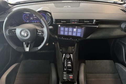 Alfa Romeo Junior Ibrida Speciale 108kW (145CV)