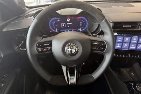 Alfa Romeo Junior Ibrida Speciale 108kW (145CV)