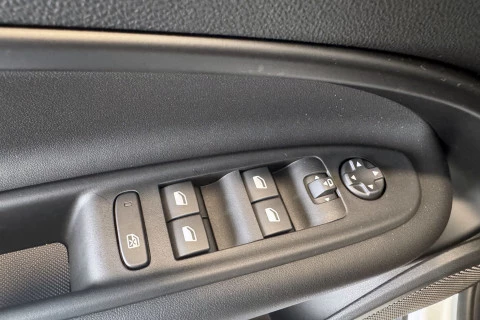 Alfa Romeo Junior Ibrida Speciale 108kW (145CV)