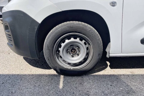 Peugeot Partner Pro Standard 600kg BlueHDi 73kW