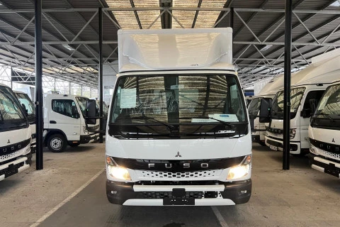 Fuso Canter 3.6 Ton 3C15 Paquetero con trampilla