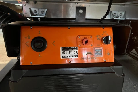 Fuso Canter 3.6 Ton 3C15 Paquetero con trampilla