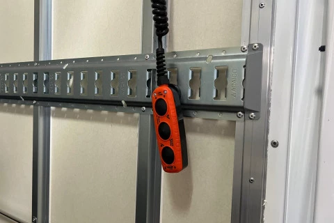 Fuso Canter 3.6 Ton 3C15 Paquetero con trampilla