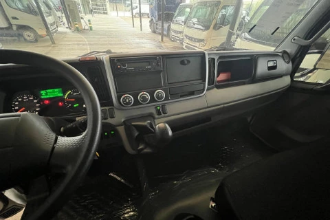 Fuso Canter 3.6 Ton 3C15 Paquetero con trampilla