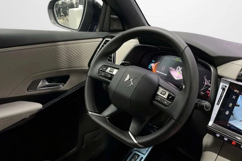 DS 7 PLUG-IN HYBRID AWD 300 ÉTOILE