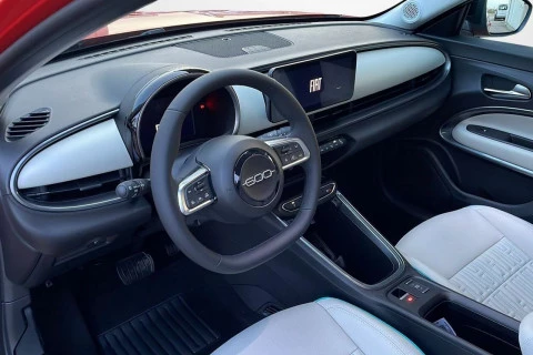 Fiat 600 600e La prima 54kwh 115kw (156cv)