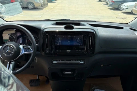 Mercedes-Benz Vito 114CDI AT 100kW Tourer Select Larga