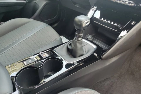 Peugeot 2008 Allure Puretech 100 S&S 6 Vel. MAN