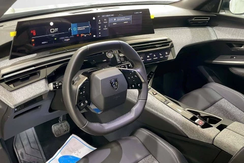 Peugeot 5008 Hybrid 1.2 107KW Allure eDCS6