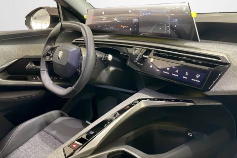 Peugeot 5008 Hybrid 1.2 107KW Allure eDCS6