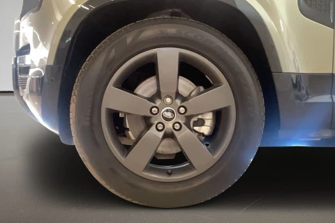 Land Rover Defender 110 3.0D I6 MHEV X-Dynamic SE 4WD AT 183 kW (249 CV)