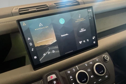 Land Rover Defender 110 3.0D I6 MHEV X-Dynamic SE 4WD AT 183 kW (249 CV)