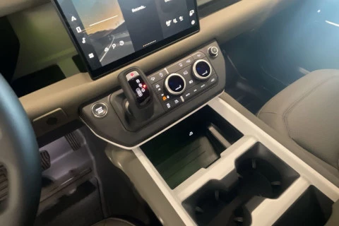 Land Rover Defender 110 3.0D I6 MHEV X-Dynamic SE 4WD AT 183 kW (249 CV)