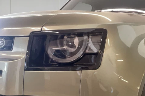 Land Rover Defender 110 3.0D I6 MHEV X-Dynamic SE 4WD AT 183 kW (249 CV)