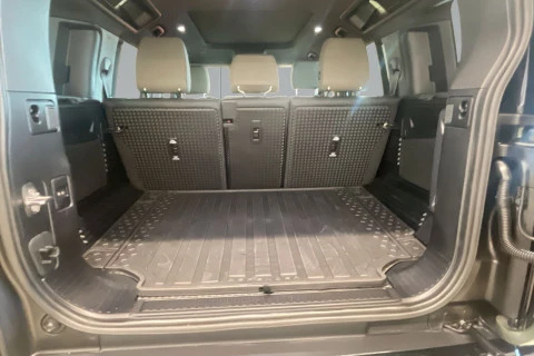 Land Rover Defender 110 3.0D I6 MHEV X-Dynamic SE 4WD AT 183 kW (249 CV)