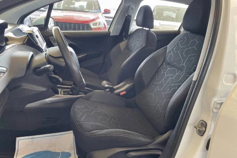 Peugeot 2008 Active 1.2L PureTech 82