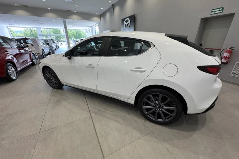 Mazda3 2.5L E-SKY G MHEV 103kW Centre-line