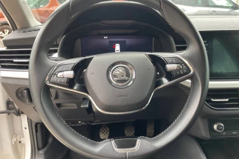 Skoda Kamiq 1.0 TSI 81kW (110CV) Emotion