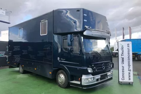 Mercedes-Benz Atego 818 transporte de caballos Mercedes-Benz Atego 818 transporte de caballos