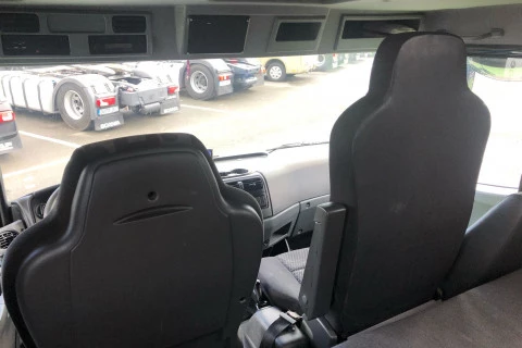 Mercedes-Benz Atego 818 transporte de caballos