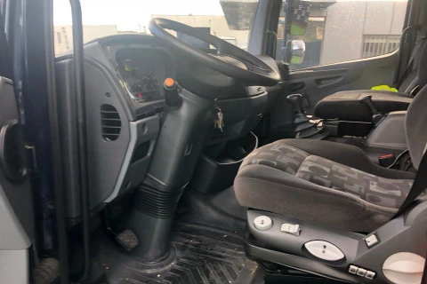 Mercedes-Benz Atego 818 transporte de caballos