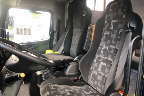 Mercedes-Benz Atego 818 transporte de caballos