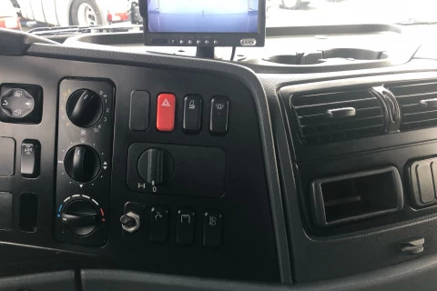 Mercedes-Benz Atego 818 transporte de caballos