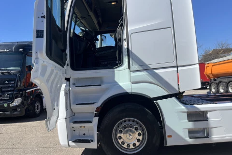 Mercedes-Benz Actros 1851 LS