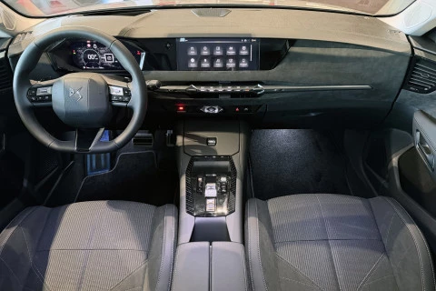 DS Nº4 Hybrid 145 Étoile Alcantara@ DS Nº4 Hybrid 145 Étoile Alcantara@
