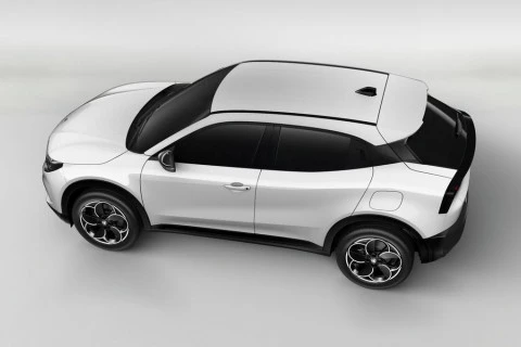 Alfa Romeo Junior Ibrida eQ4