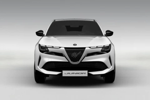 Alfa Romeo Junior Ibrida eQ4
