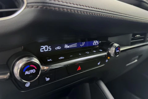 Mazda3 2.5L E-SKY G MHEV 103kW 6AT Centre-line