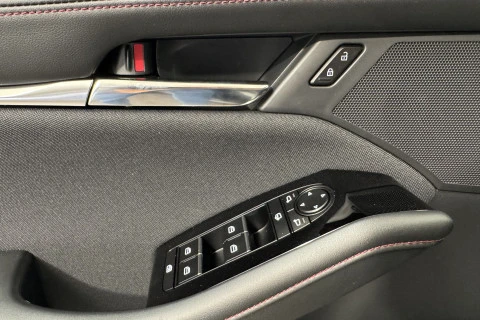 Mazda3 2.5L E-SKY G MHEV 103kW Homura